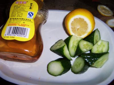 柠檬蜂蜜黄瓜汁的做法_家常柠檬蜂蜜黄瓜汁的