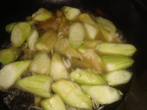 丝瓜榨菜虾皮汤