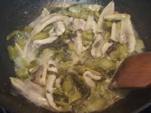 酸菜焖米鱼胶