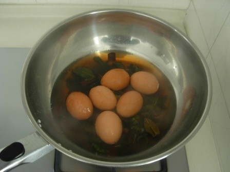 低调的茶叶蛋的做法_家常低调的茶叶蛋的做法