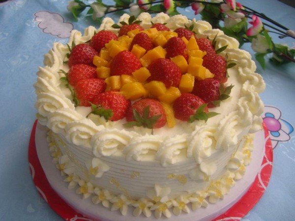 草莓水果奶油蛋糕