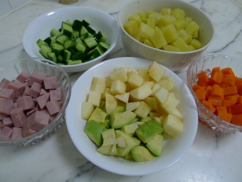 蔬菜杂果沙拉的做法_家常蔬菜杂果沙拉的做法