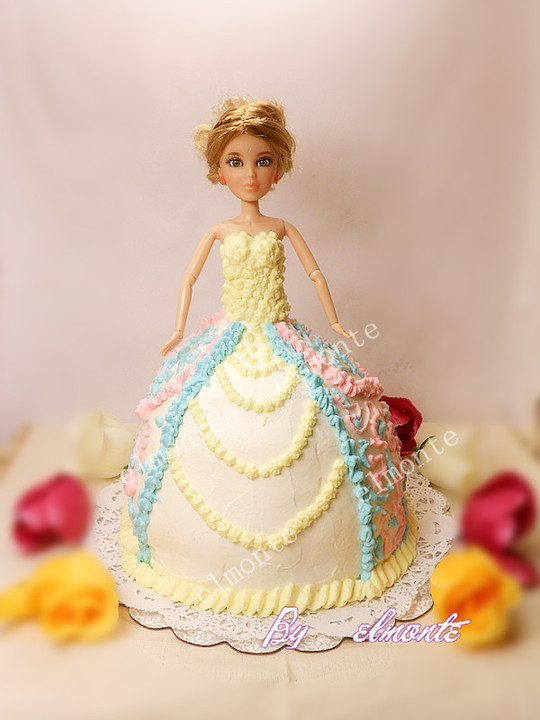 女儿4岁的生日蛋糕的做法_家常女儿4岁的生日