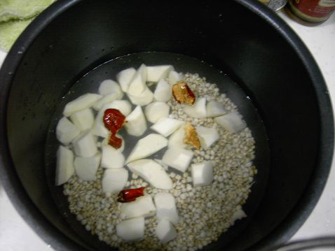 山药红枣薏米粥