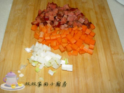 胡萝卜腊肉饭的做法_家常胡萝卜腊肉饭的做法