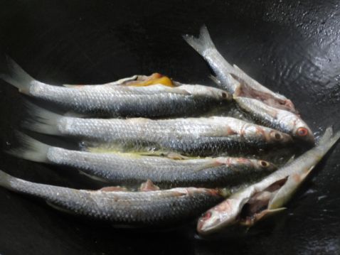 煎砚鱼的做法_家常煎砚鱼的做法【图】煎砚鱼