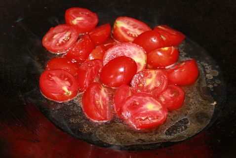 火腿鸡蛋炒番茄的做法_家常火腿鸡蛋炒番茄的