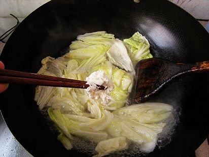 白菜疙瘩汤的做法_家常白菜疙瘩汤的做法【图