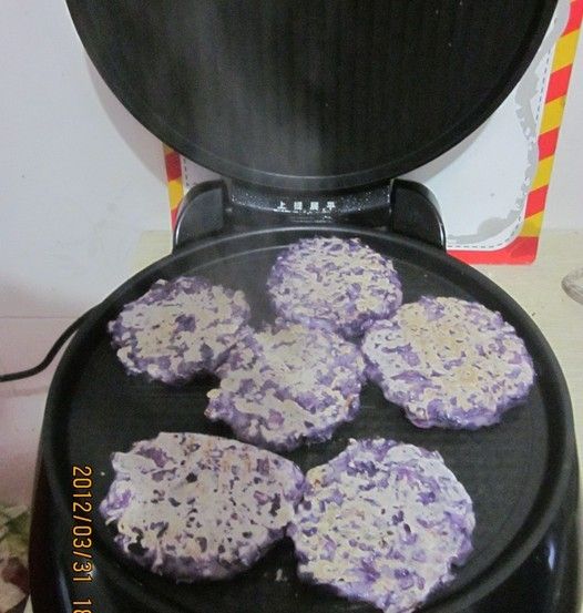 紫甘蓝小饼的做法_家常紫甘蓝小饼的做法【图
