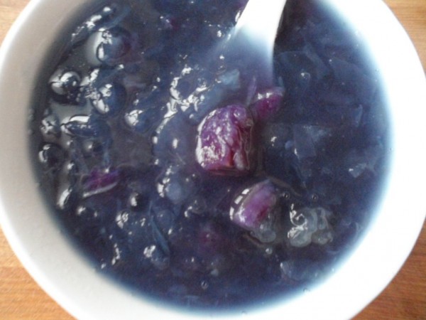 银耳紫薯汤的做法_家常银耳紫薯汤的做法【图