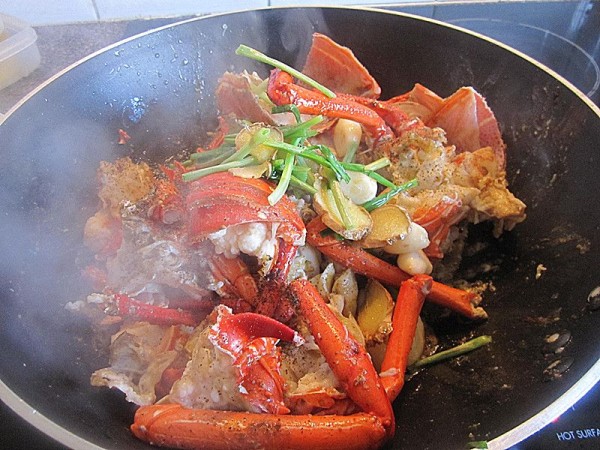 姜葱炒澳洲龙虾的家常做法 美食杰姜葱炒澳洲龙虾做法大全