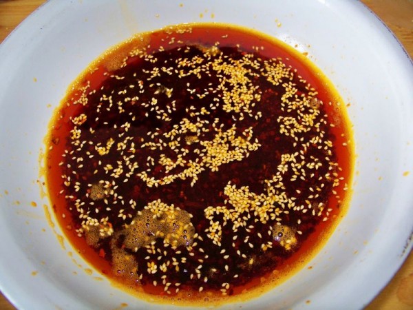 【图】辣椒红油_辣椒红油的做法,怎么做,如何做,家常辣椒红油的做法大全视频 - 美食杰