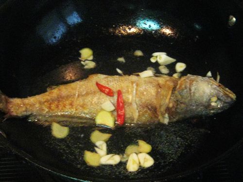 海鲜酱烧黄鲴子鱼