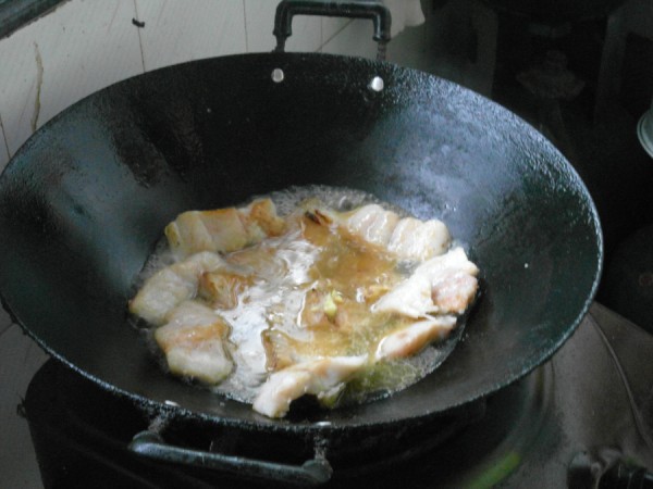 竹筒菜煮鱼厨房大图模式 - 美食杰移动版