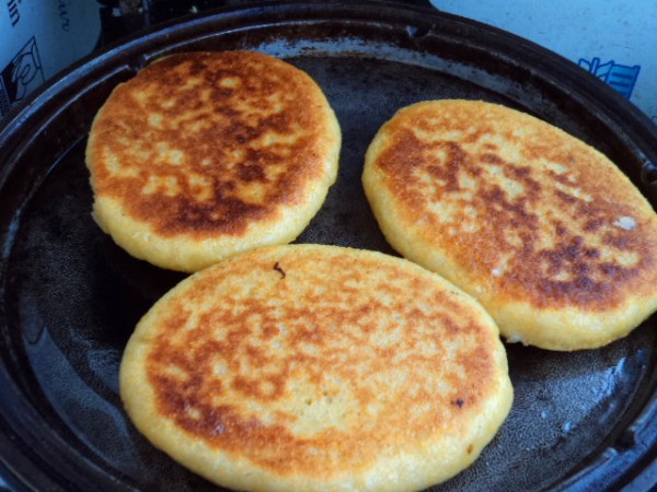 贴饼子的做法,贴饼子怎么做好吃,贴饼子的家常做法_田园_好豆网