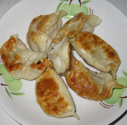 香煎水饺,香煎水饺的家常做法 - 美食杰香煎水饺做法