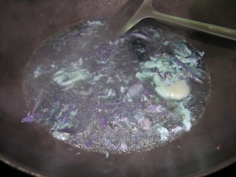 紫甘蓝鸡蛋面