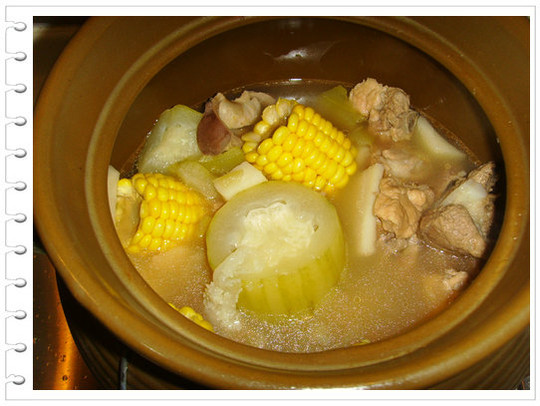 节瓜玉米排骨汤的做法