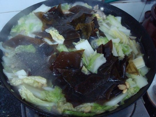 猪骨汤炖白菜海带 猪骨汤炖白菜海带的做法