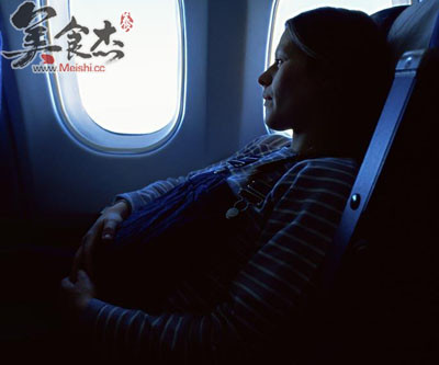怀孕后准妈妈可以坐飞机吗