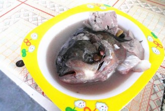 黑豆鱼头豆腐汤的做法