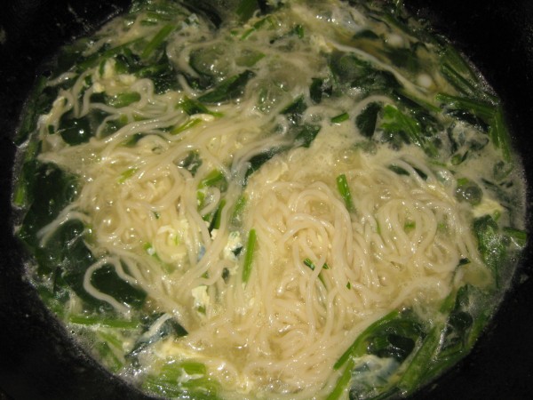 菠菜炝锅面条图片