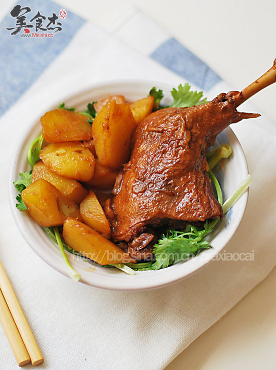 鸭腿炖土豆鸭肉图片